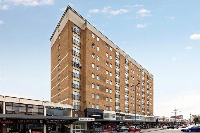 2 Bedroom Flat To Rent In High Street, Hounslow, TW3