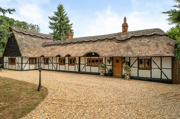 3 Bedroom Detached House For Sale In Honey Hill, Wokingham, Berkshire, RG40