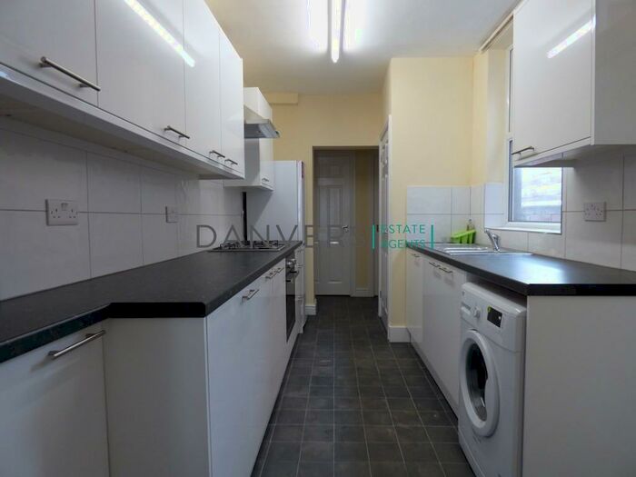 5 Bedroom Terraced House To Rent In Wilberforce Road, Leicester, LE3