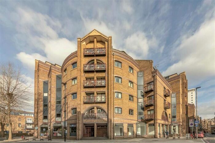 2 Bedroom Flat To Rent In Mill Street, London, SE1