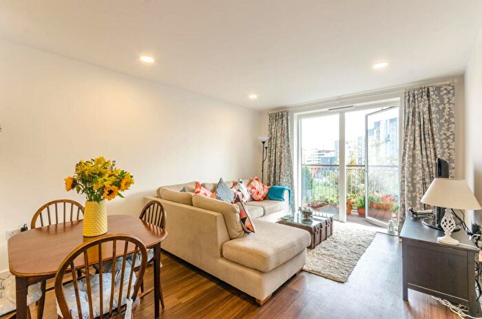 1 Bedroom Flat To Rent In Market Road, Islington, London, N7