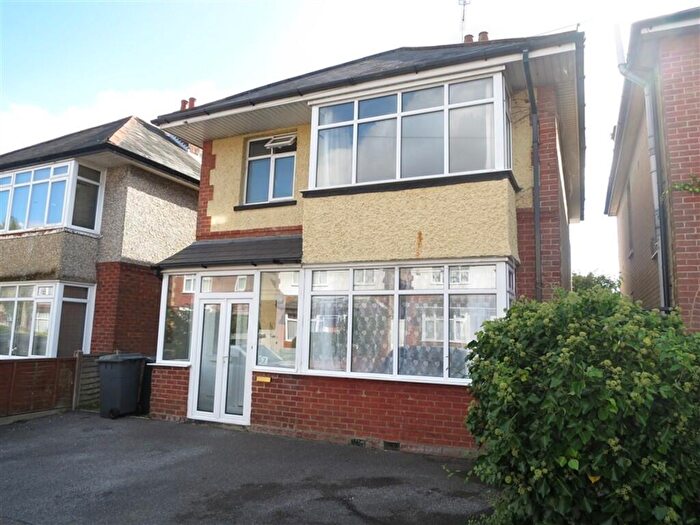 5 Bedroom Detached House To Rent In Heathwood Road, Winton, Bournemouth, BH9