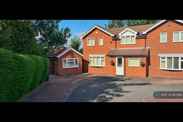 5 Bedroom Detached House To Rent In Chesterton Drive, Nuneaton, CV10