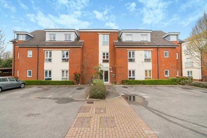 2 Bedroom Apartment To Rent In Egrove Close, Oxford, OX1