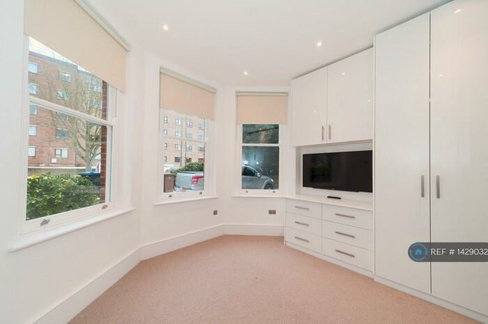 Studio To Rent In Adelaide Road, Surbiton, KT6