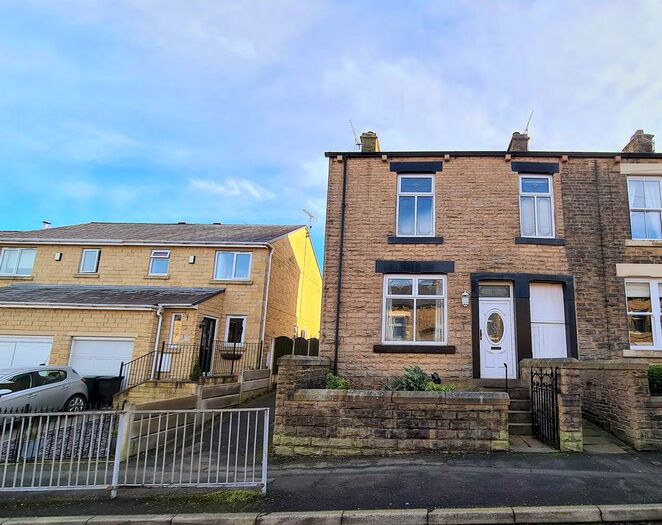 3 Bedroom End Of Terrace House To Rent In Sunlaws Street, Glossop, SK13
