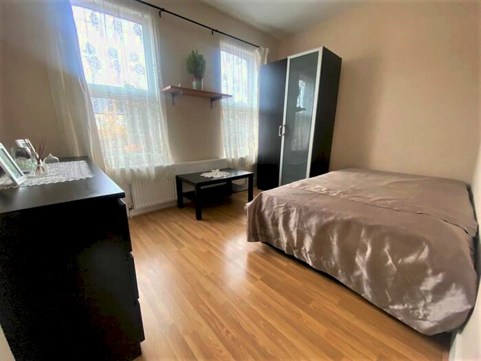 Studio To Rent In Farrant Avenue, London, N22