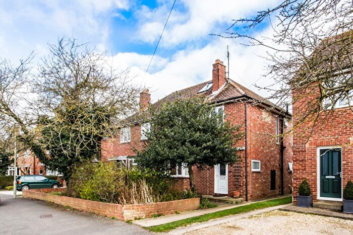 3 Bedroom Semi Detached House For Sale In Hazel Crescent, Kidlington, OX5