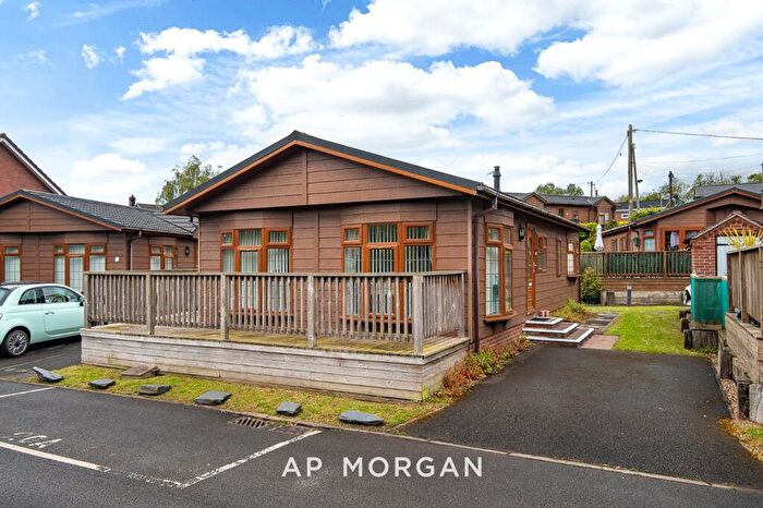 2 Bedroom Retirement Property For Sale In The Glen, Linthurst Newtown, Worcestershire, Worcestershire, B60