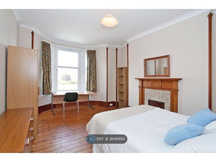 5 Bedroom Flat To Rent In Lilybank Place, Aberdeen, AB24