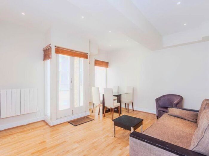 2 Bedroom Flat To Rent In Nottingham Place, Marylebone, London, W1U