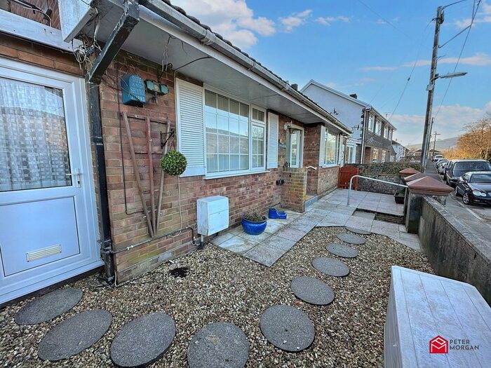2 Bedroom Detached Bungalow For Sale In Heol Wenallt, Cwmgwrach, Neath Port Talbot., SA11