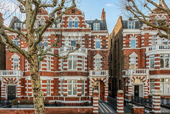 5 Bedroom Apartment For Sale In Hamilton Terrace, London, NW8
