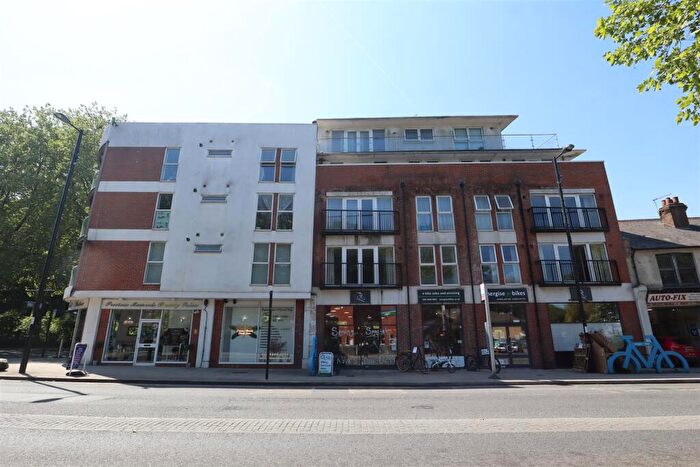 1 Bedroom Apartment For Sale In Leo House, Lion Green Road, Coulsdon, CR5