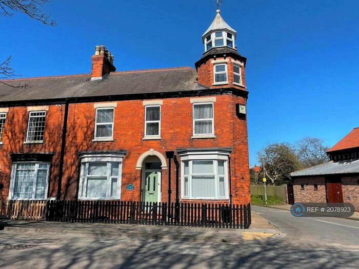 4 Bedroom End Of Terrace House To Rent In Coastguard Cottages, Easington, Hull, HU12
