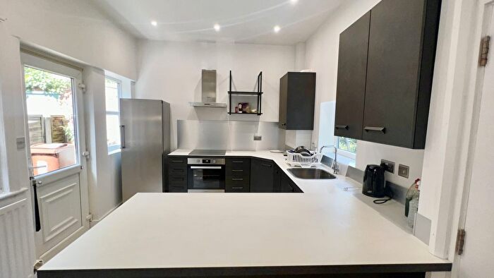 7 Bedroom Semi-Detached House To Rent In Osborne Road, Jesmond, Newcastle Upon Tyne, NE2