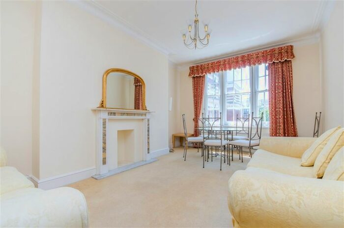 3 Bedroom Flat To Rent In Maida Vale, Little Venice, W9