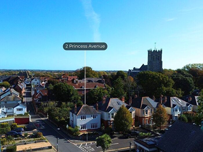 4 Bedroom Detached House For Sale In Princess Avenue, Christchurch Town Centre, BH23