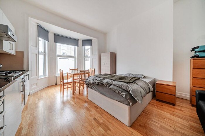 1 Bedroom Flat To Rent In Windsor Road, Ealing, London, W5