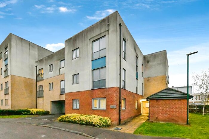 1 Bedroom Apartment For Sale In Admiral Drive, Stevenage, SG1