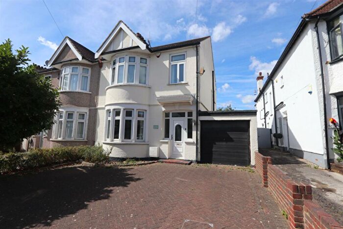 3 Bedroom Semi-Detached House To Rent In Surbiton Avenue, Southend-on-Sea, SS1