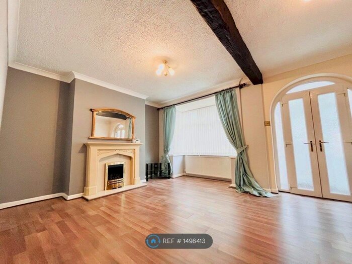 3 Bedroom Semi-Detached House To Rent In Swan Meadow Road, Wigan, WN3