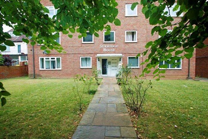 2 Bedroom Flat To Rent In Woodside Green, London, SE25