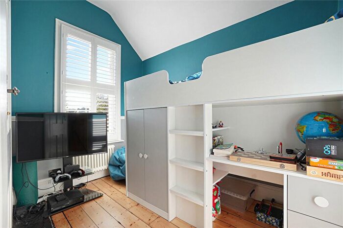 4 Bedroom Detached House For Sale In Goddington Road, Rochester, Kent, ME2
