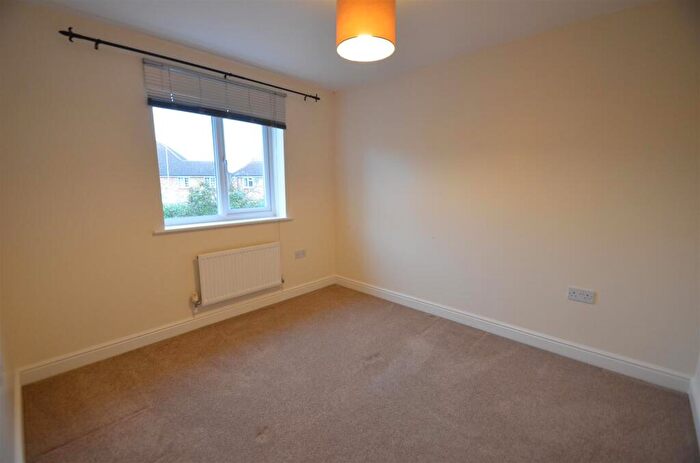 3 Bedroom End Of Terrace House For Sale In Meadow Close, Beeston, SG19