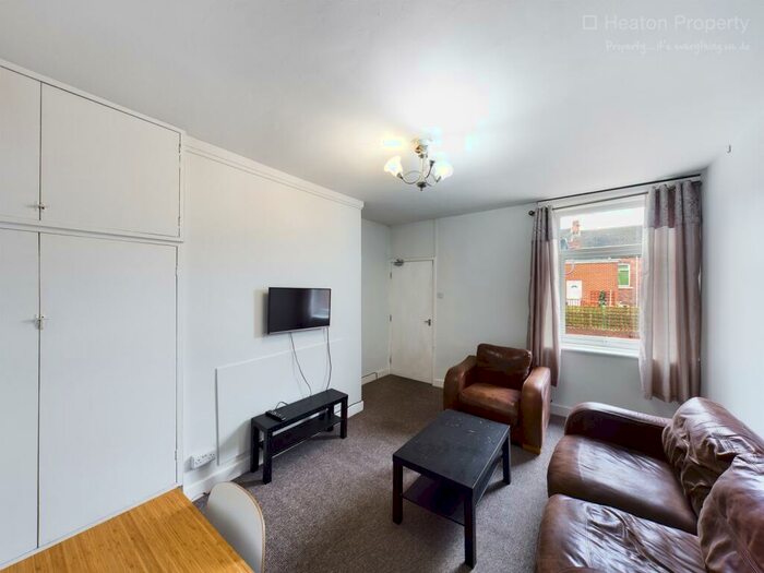 3 Bedroom Flat To Rent In Spencer Street, Heaton, Newcastle Upon Tyne, Tyne And Wear, NE6
