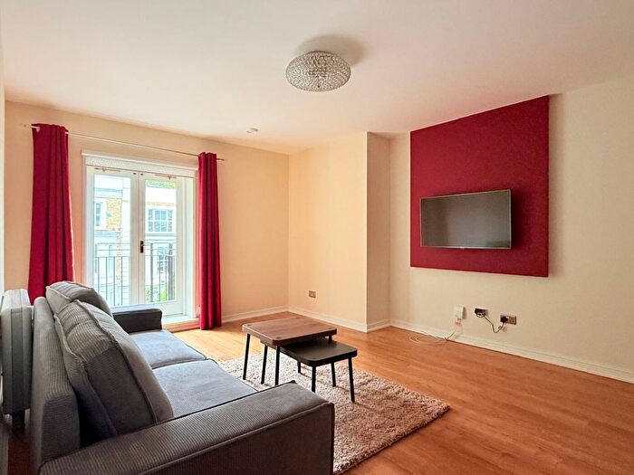1 Bedroom Flat To Rent In Ashmore House, Russell Road, London, W14