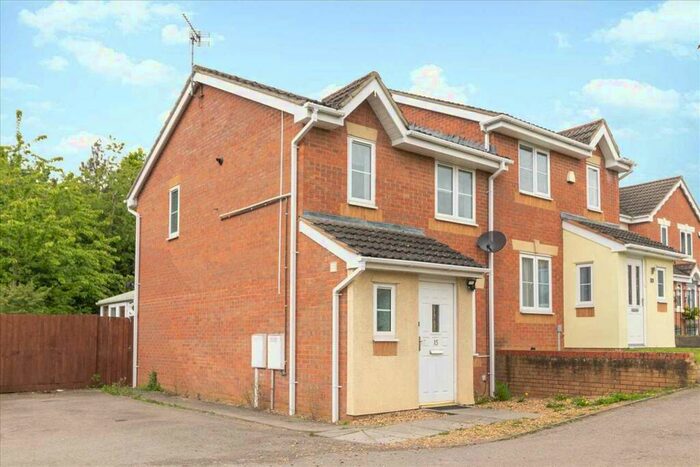 3 Bedroom Semi-Detached House To Rent In Packer Road, Kettering, Kettering, NN15