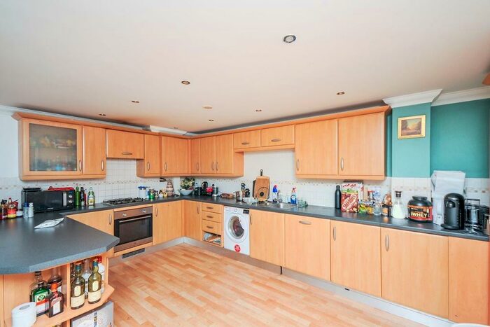 2 Bedroom Flat To Rent In Wheeler Place, Bromley, BR2