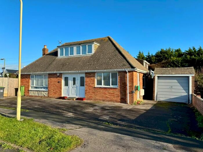 4 Bedroom Detached Bungalow To Rent In Sandy Point Road, Hayling Island, PO11