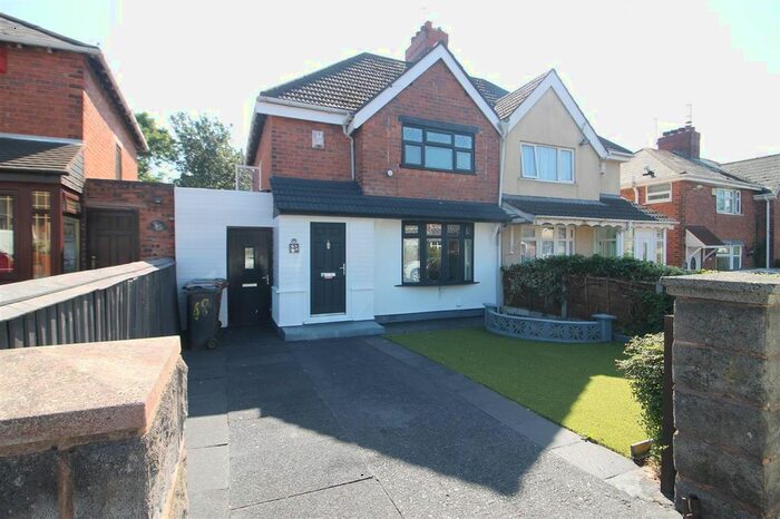 3 Bedroom Semi-Detached House To Rent In Beeches Road, Walsall, WS3