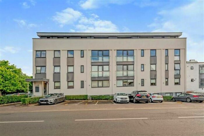 2 Bedroom Apartment For Sale In Christopher Road, East Grinstead, RH19