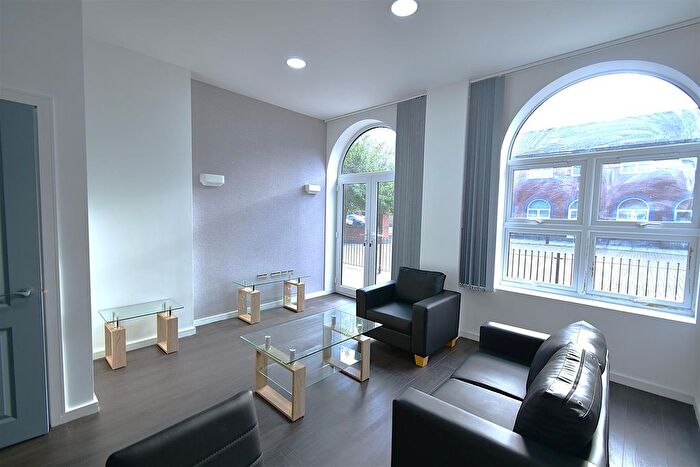 1 Bedroom Flat To Rent In Forest Road, Feltham, TW13