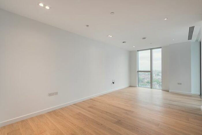 2 Bedroom Flat For Sale In City Road, London, EC1V