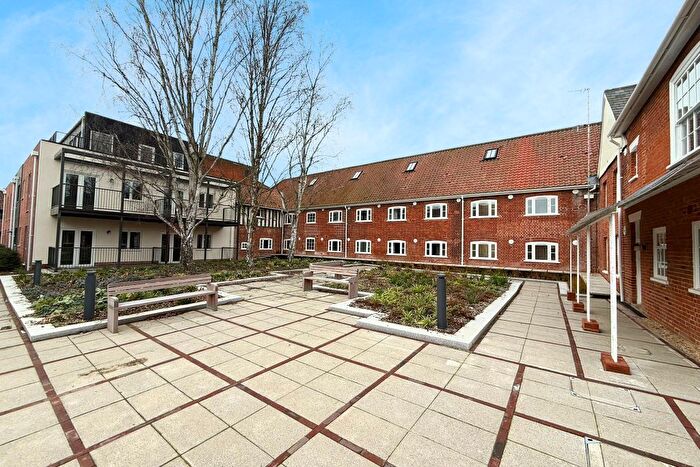 1 Bedroom Flat For Sale In Syer Court, Hadleigh, Ipswich, IP7