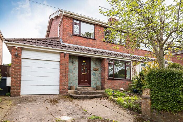 3 Bedroom Semi-Detached House For Sale In Etna Road, Buckley, CH7