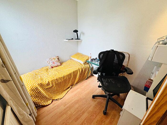 3 Bedroom Terraced House For Sale In Pretoria Road, Romford, London, RM7