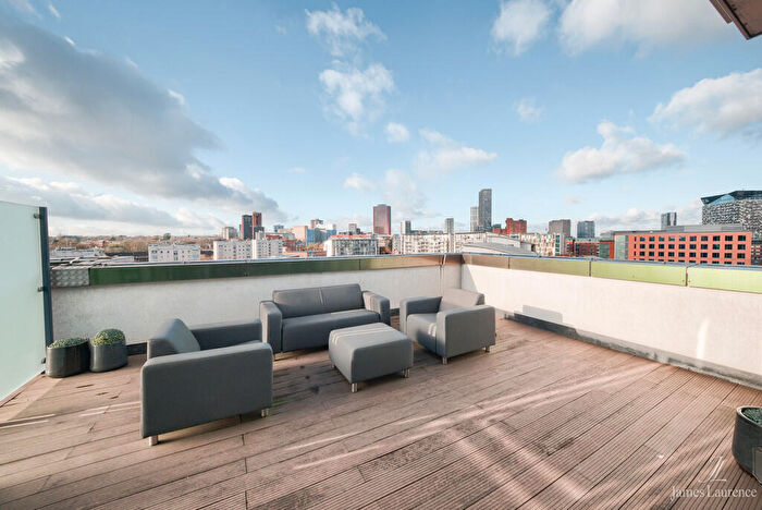 2 Bedroom Apartment For Sale In Mason Way, Park Central, Birmingham City Centre, B15