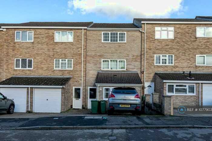 1 Bedroom Flat To Rent In Coney Burrows, London, E4