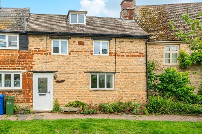 3 Bedroom Cottage For Sale In Manor Road, Sulgrave, OX17
