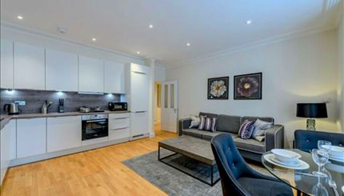 2 Bedroom Flat To Rent In Hamlet Gardens, London, W6