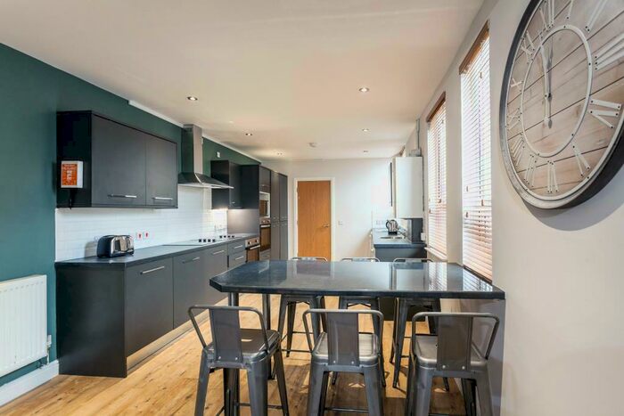 8 Bedroom Terraced House To Rent In Pentyrch Street, Cardiff, CF24