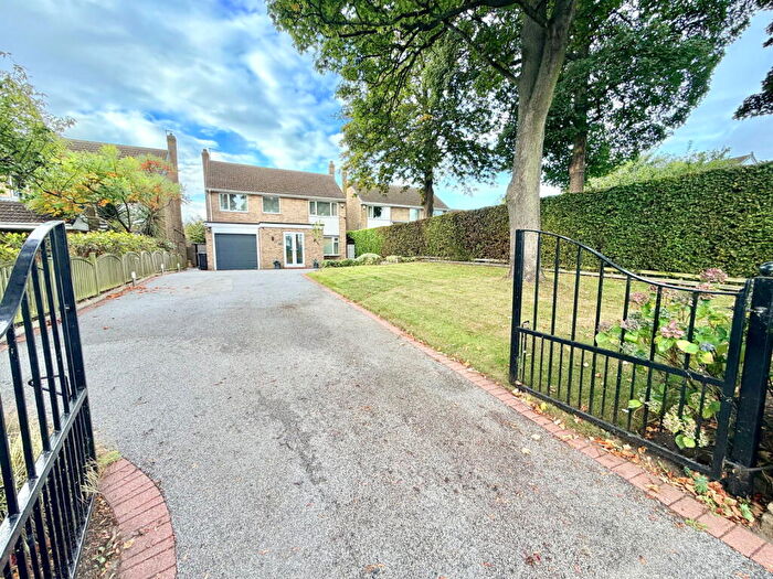 4 Bedroom Detached House For Sale In Paddock Road, Staincross, Barnsley, S75