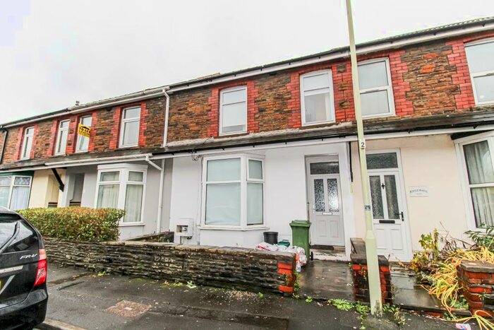 5 Bedroom House To Rent In Lewis Street, Treforest, CF37