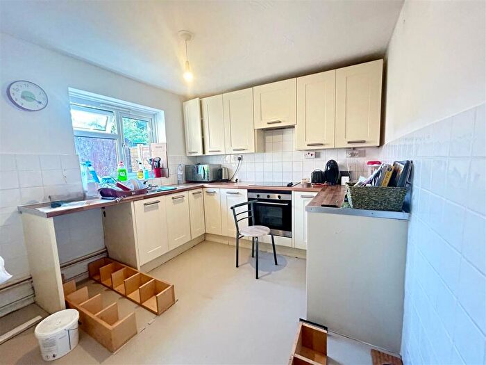 2 Bedroom Apartment To Rent In Potters Field, Harlow, CM17