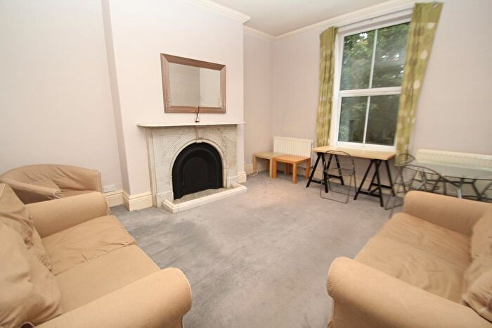 2 Bedroom Flat To Rent In Westfield Terrace, Leeds, West Yorkshire, LS7